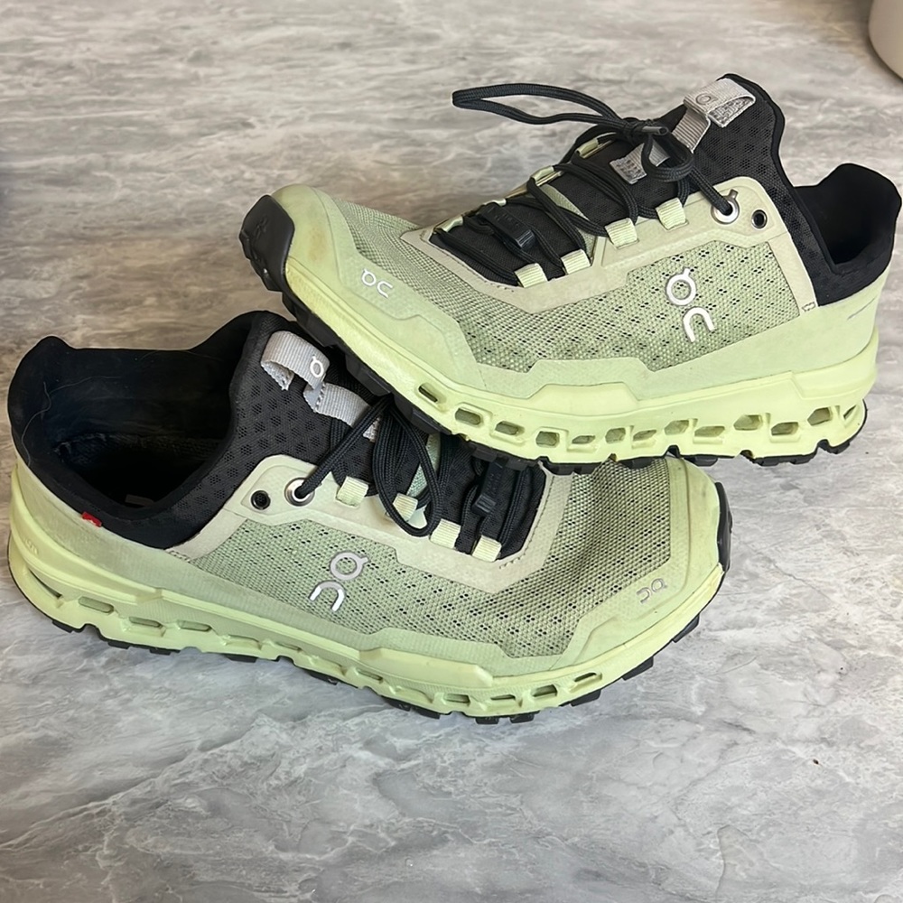 LIKE NEW ONCLOUDS